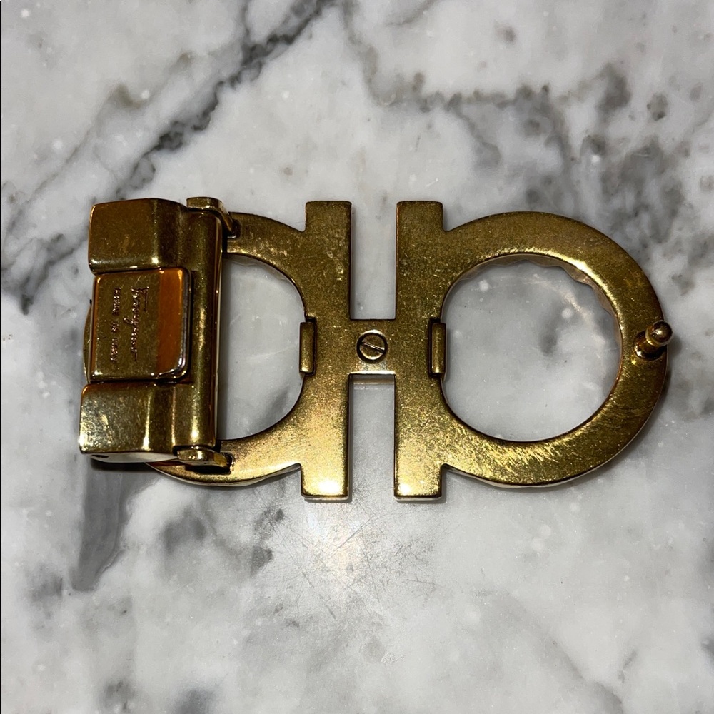 Salvatore Ferragamo Gold Textured Belt Buckle - Picture 2 of 4
